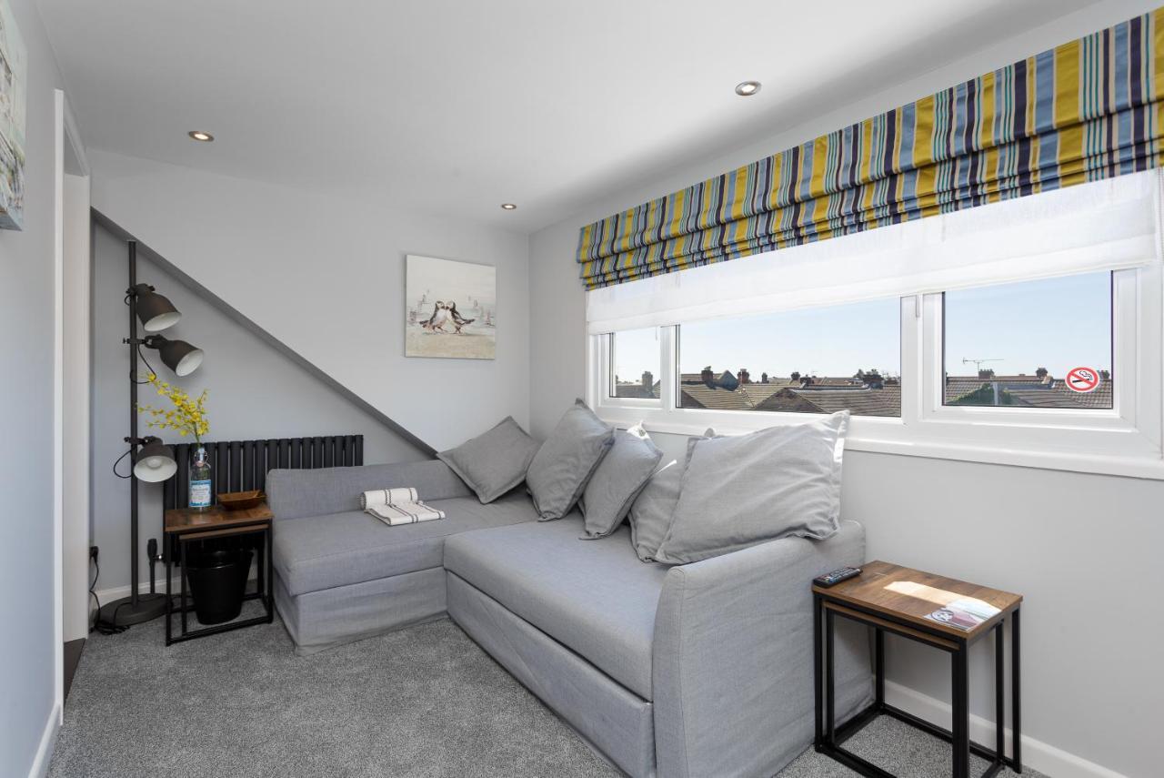 Stopover At Orchard Loft, Cosy And Convenient Portsmouth Extérieur photo